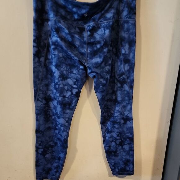 Athleta Blue Tie-Dye Performance Leggings XL EUC - Picture 4 of 4